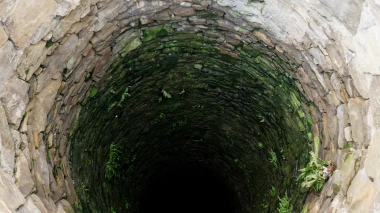 Čudom preživio! Spasioci nakon &scaron;est dana izvukli mladića koji je bio zarobljen u bunaru