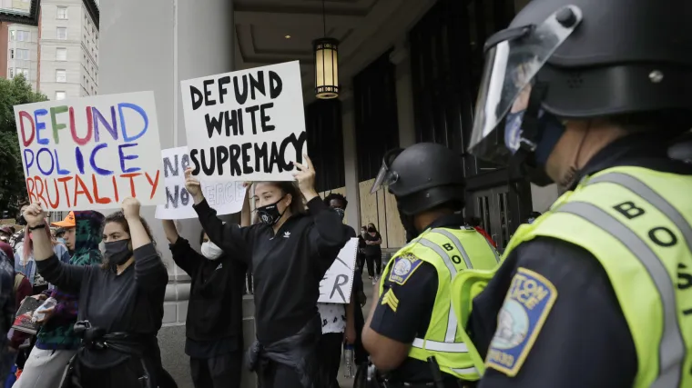 Nezamislivo nasilni: Od policijske ruke u SAD-u gine u prosjeku četvero ljudi na dan