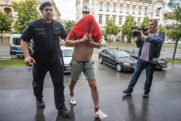 Velika policijska akcija: Priveli osječke dilere među kojima je i vlasnik narodnjačkog kluba