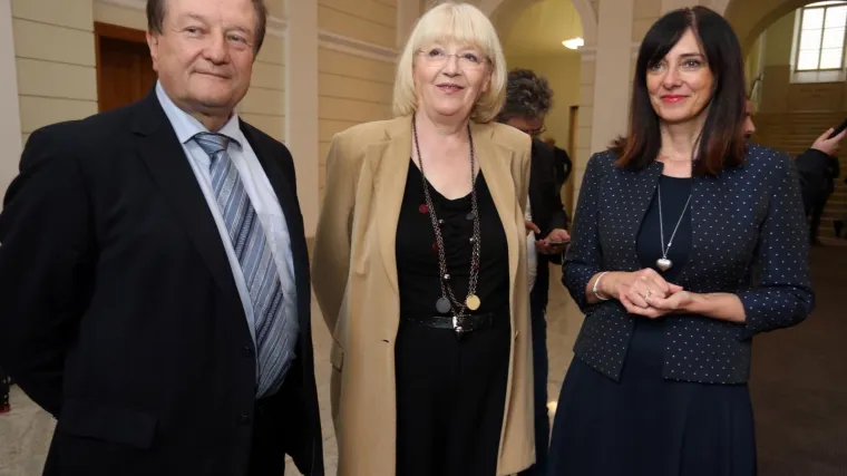 'Mi smo spasili maturante, a ne ona... Njezin način komunikacije je ispod svake razine!'