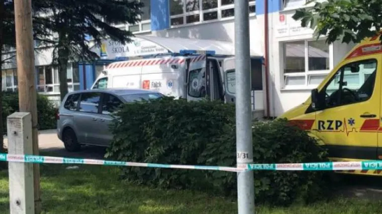 Užas u Slovačkoj: Drogirani 22-godi&scaron;njak ubio ravnatelja &scaron;kole, ranio djecu
