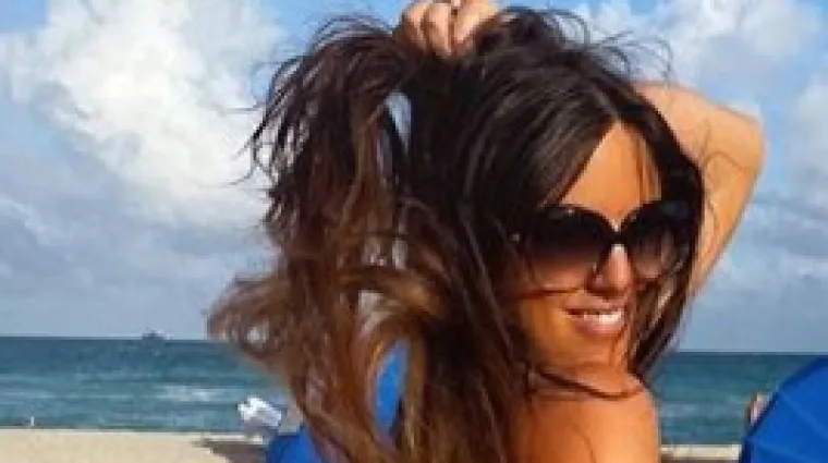 Izbacila je stražnjicu i upitala; 'Tko je spreman?'