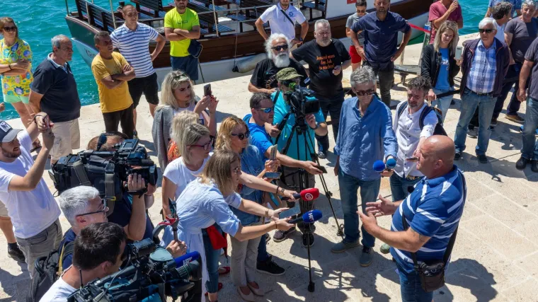 Prosvjedovali istarski mali brodari: Revoltirani su &scaron;to ne mogu proći kraj Brijuna