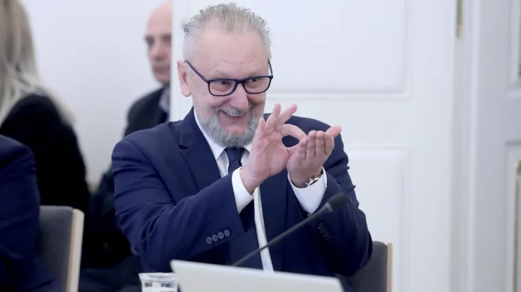 Nasmije&scaron;eni Božinović fotografirao se s mladićem koji je pretukao starca u Puli: 'HDZ-ova sigurnost'