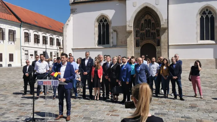 Most predstavio nositelje lista: Bračni par Raspudić, vjeroučitelj, katolički aktivist...