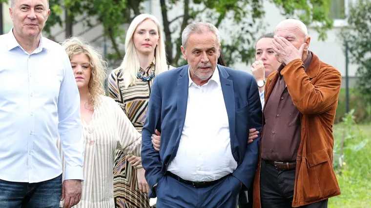 'Zaboravio sam popiti tabletu, možda sam trebao ostati doma...'