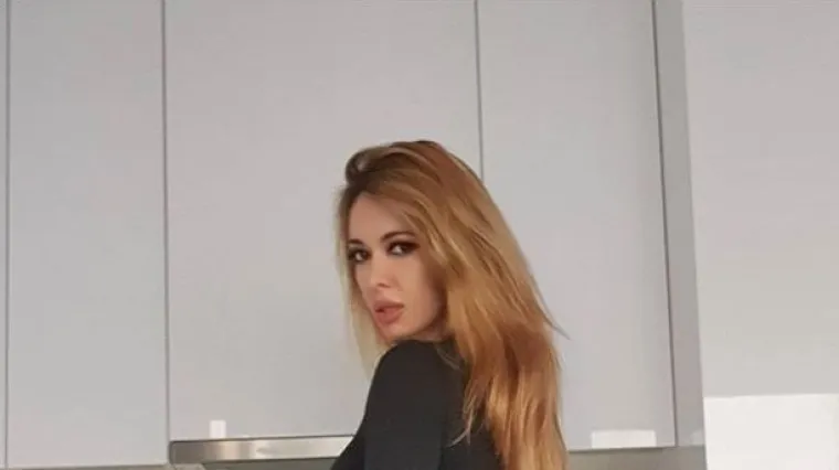 Pjevačica zakopčana do grla pozirala uz &scaron;tednjak, ali na pozu nitko nije ostao ravnodu&scaron;an