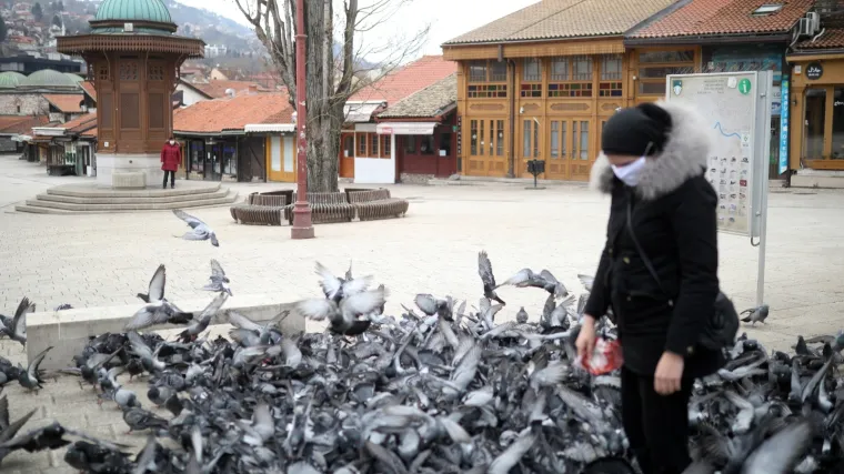 Ne po&scaron;tuju se mjere distanciranja: U BiH u 24 sata otkriveno novih 84 slučaja zaraze koronavirusom