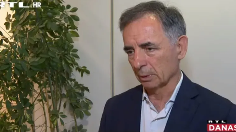 'Nagađa se da su verbalno napali jednog Hrvata koji je &scaron;etao sa suprugom i djetetom'