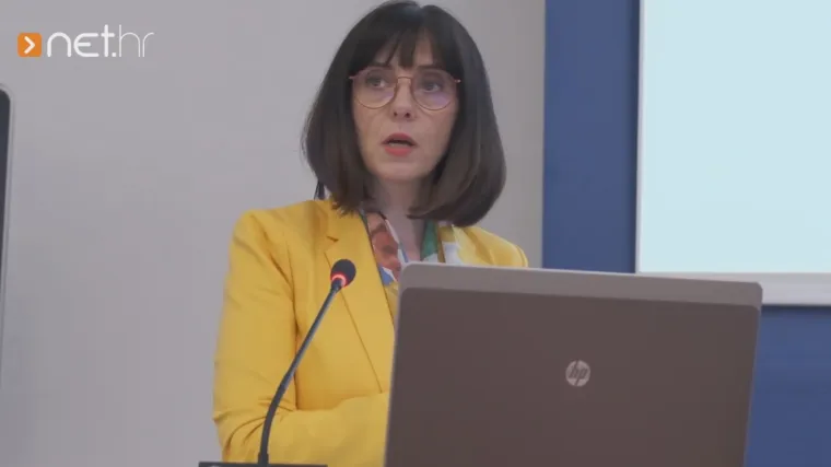 Divjak: 'Najveću korist od dužeg boravka u &scaron;koli imaju siroma&scaron;nije obitelji'