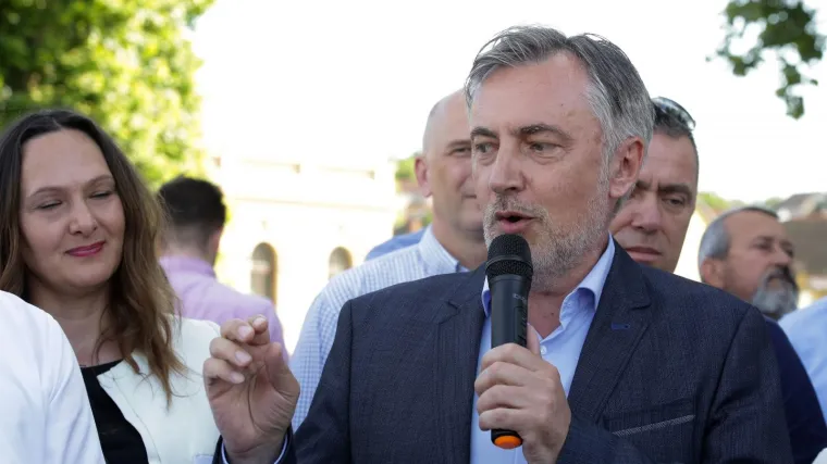 &Scaron;koro poku&scaron;ao popraviti &scaron;tetu zbog prijetnje o 'dobivanju po prstima', kaže da je govorio o krađi