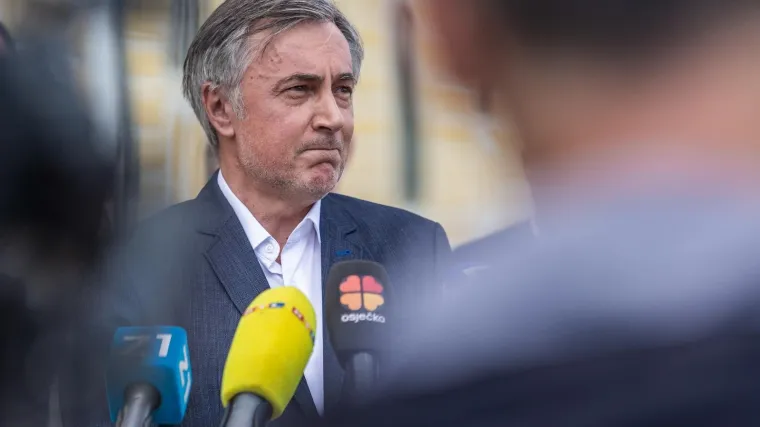 'Trabant Jandroković pregazio &Scaron;koru, od tada upada u gre&scaron;ke nad kojima se zgraža čitava javnost'