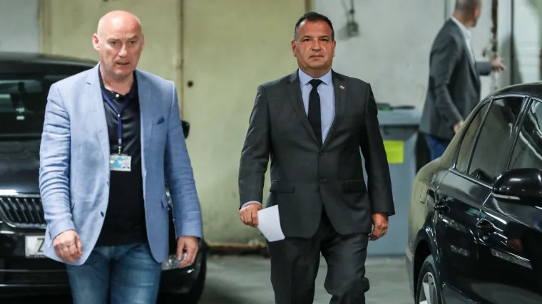 'Možete li komentirati lizanje žlice u Puli?' Stožer nije mogao vjerovati da će morati odgovoriti na to pitanje