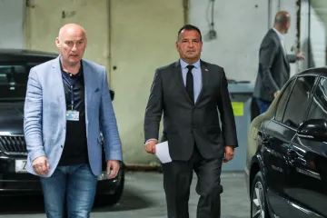 'Možete li komentirati lizanje žlice u Puli?' Stožer nije mogao vjerovati da će morati odgovoriti na to pitanje