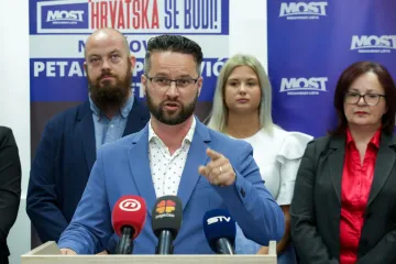 Most građanima: 'Ne budimo slobodni robovi, izađite na izbore, Hrvatska se budi!'