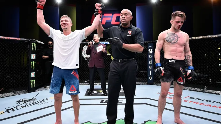 Isprebijani borac molio trenera da prekine meč, ovaj nije želio; 'Ne mogu vi&scaron;e, reci da je gotovo...'