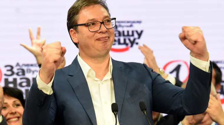 Oporba optužuje za namje&scaron;taljku, a pogledajte kako Vučić slavi