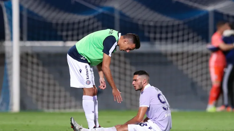 Navijači poludjeli; 'Užas, sramota, ovo nije vi&scaron;e za gledati'