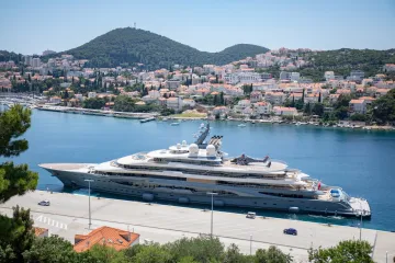 U Dubrovnik uplovila još jedna super jahta; 7 dana na njoj košta 3,5 milijuna eura