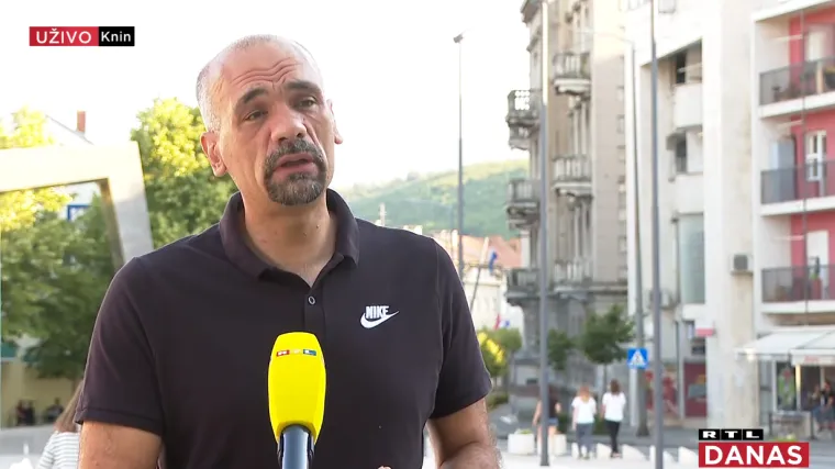 Panika u Kninu: Potvrđena zaraza koronavirusom kod pjevača koji je nastupao u klubu pred 200 ljudi