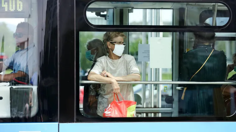 Provjerili smo nose li građani u javnom prijevozu maske: 'Svaki razuman čovjek je oprezan i nosi masku'