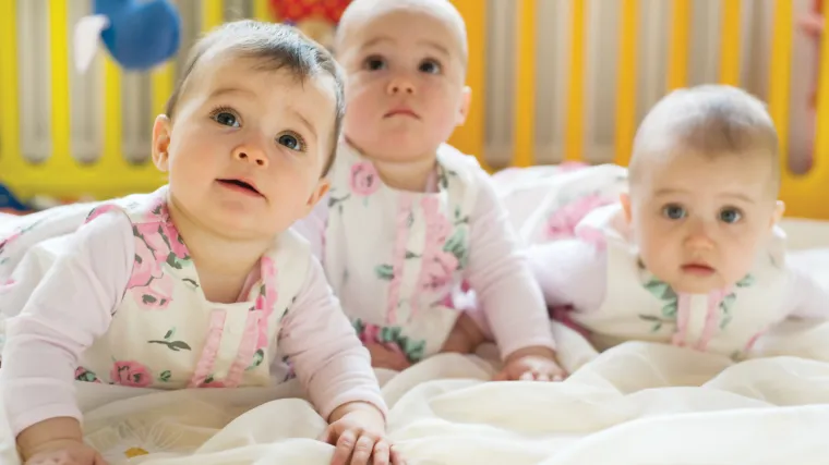 Neviđen slučaj u svijetu: Prerano rođene trojke imaju koronu, a roditelji potpuno zdravi!