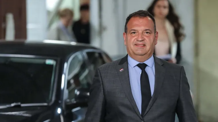 'To su predizborni spinovi. Nema dokaza da je virus oslabio, a s njim nema pregovora!'
