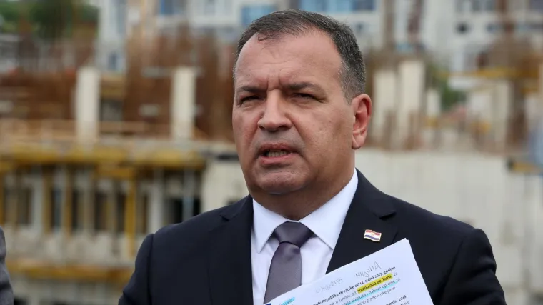 'To nam je upozorenje, ne&scaron;to sam uočio, ali možda je to samo moj dojam'