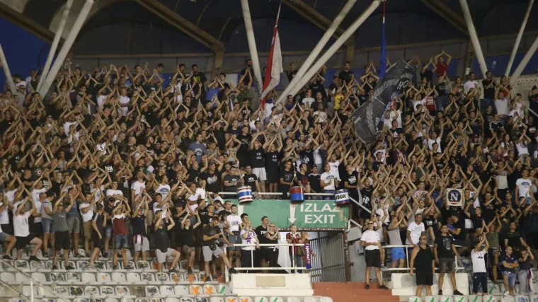 Klupskom dužnosniku poručili da se 'napu&scaron;i kurč***'