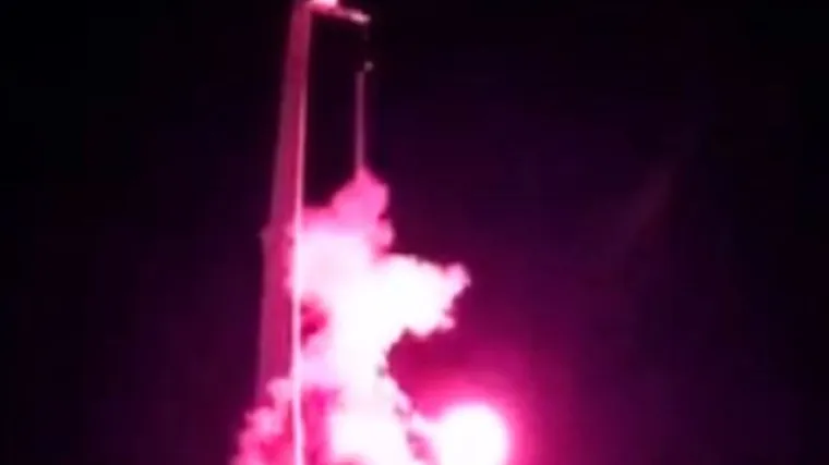 VIDEO U Splitu 'bengalkama' poku&scaron;ali zapaliti LGBT zastavu, intervenirala policija