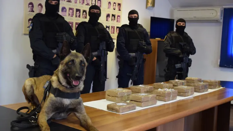 Dubrovačka policija prona&scaron;la 25 kilograma kokaina, na trži&scaron;tu vrijedi oko 17 milijuna kuna!