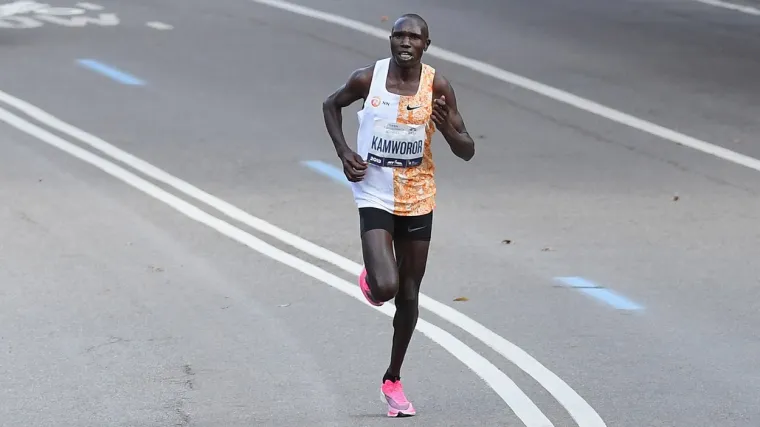 Tijekom treninga s leđa ga udario motocikl i slomio mu nogu