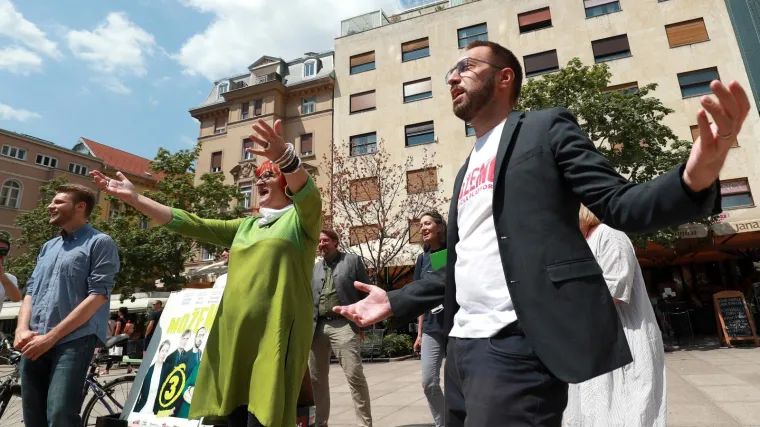 'Izbacili su naše mandate'