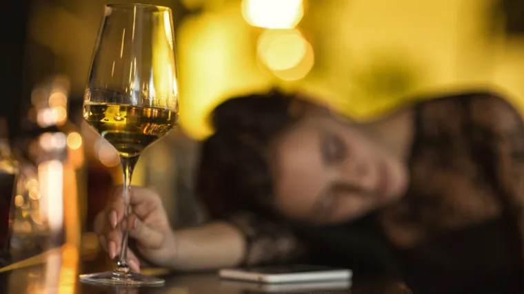 Obračun u kafiću: Pijana pogodila bocom drugu djevojku, gost koji ih je smirivao lak&scaron;e ozlijeđen