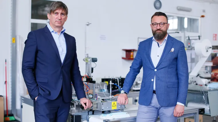 ZAGREBAČKA PROIZVODNJA PRVIH KIRUR&Scaron;KIH MASKI U HRVATSKOJ