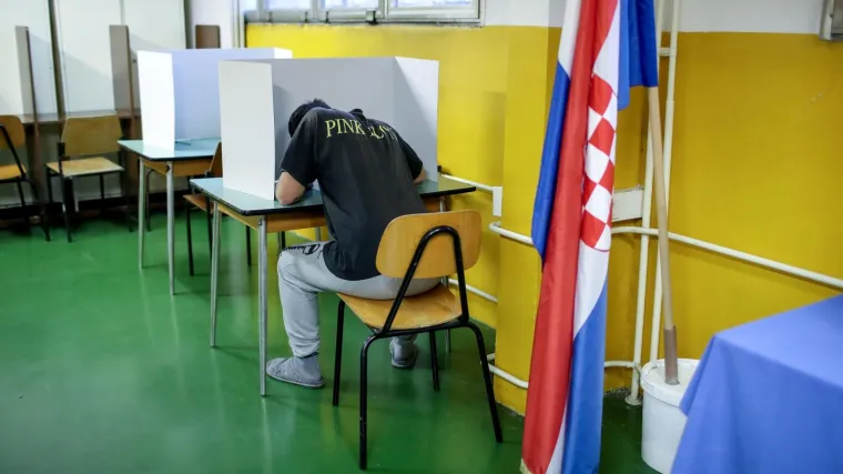 Ugrožena ustavnost izbora: DIP ipak mijenja upute za zaražene i birače sa simptomima