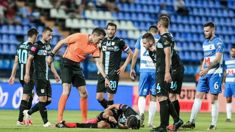 Sabotaža u Osijeku: Uoči derbija s Rijekom travnjak Gradskog vrta zalili kemikalijom