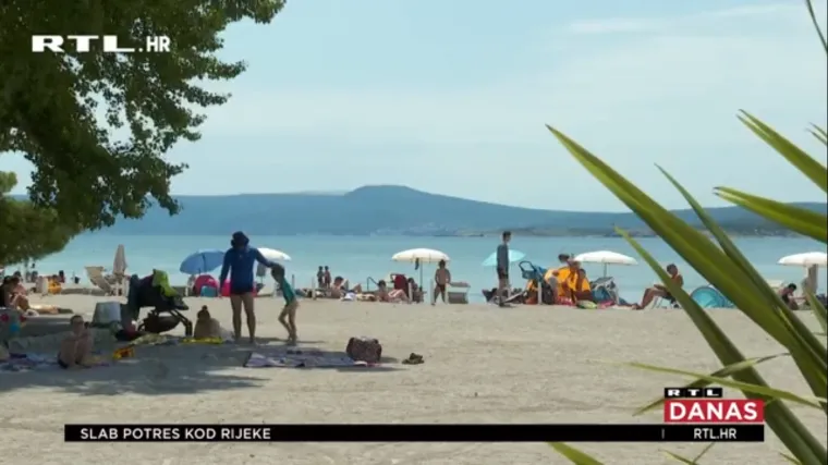 Sve veći broj turista, ali javljaju se i prvi zaraženi koronavirusom