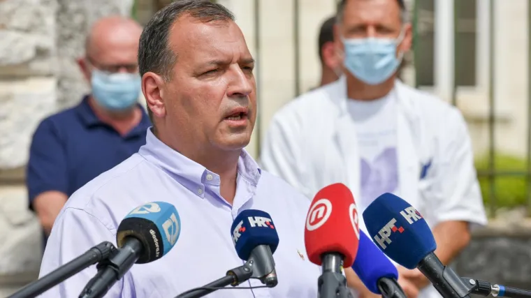 Najavio je i novosti u vezi radiolo&scaron;kih nalaza