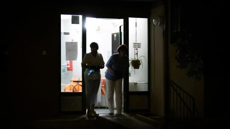 Crne brojke: Gotovo svaka druga osoba preminula od korone u Hrvatskoj bila je domu za starije