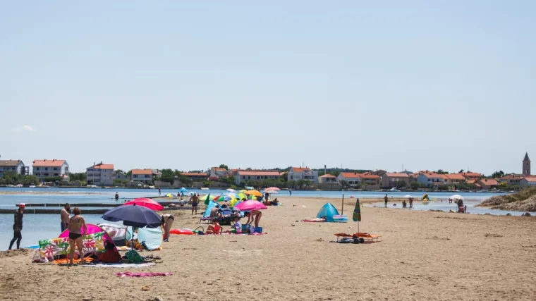 Jo&scaron; jedan udar na sezonu: Turistima iz BiH zabranjen prelazak granice radi jednodnevnih izleta