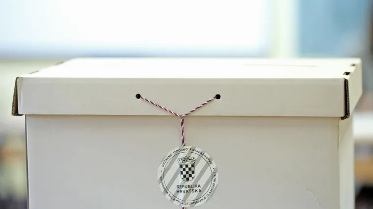 Kr&scaron;enje izborne &scaron;utnje: Građani prijavljuju SMS poruke, pitaju se otkud strankama njihove adrese