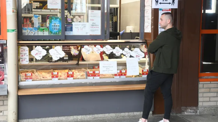 Dezinficijense i maske smo počeli proizvoditi, ali dođe li do goreg vala korone, problem bi mogla biti hrana