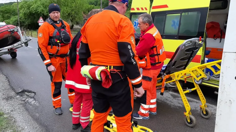 Trogodišnje dijete nestalo u Zagvozdu: HGSS-ovci ga pronašli dva kilometra od kuće