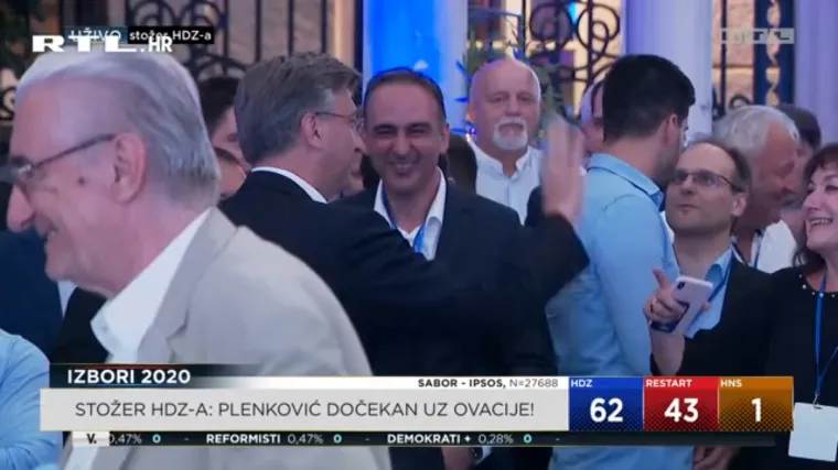 Plenković stigao u stožer HDZ-a, dočekan uz ovacije
