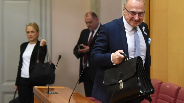 Grlić-Radman najavio da će Hrvatska reagirati na Vučićeve optužbe : 'To je nepotrebna teorija zavjere'