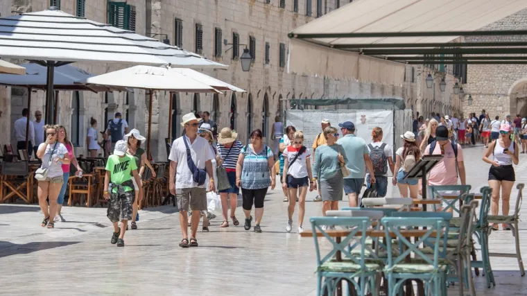 Na jugu Hrvatske nikad manje turista, no Dubrovčani se ne žale: 'Lijepo je. Podsjeća na 80-e'