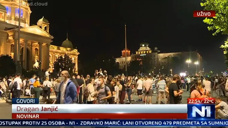 Huligani razbili glavu reporteru dok je izvje&scaron;tavao kako opstruiraju mirni prosvjed