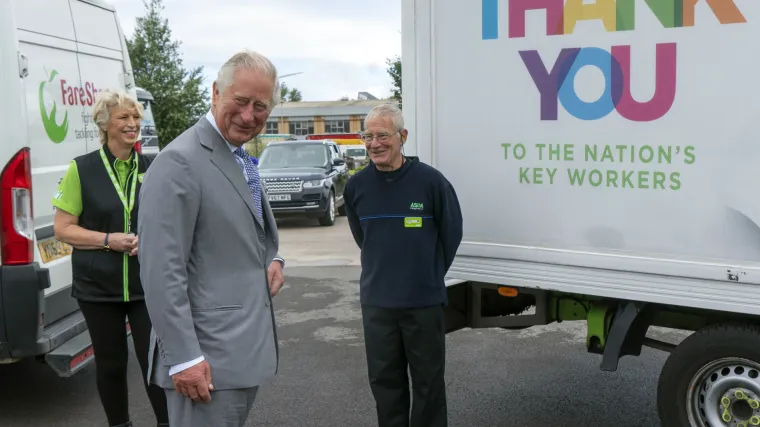 Samo se skljokao: Zaposlenik supermarekta onesvijestio se u razgovoru s britanskim prijestolonasljednikom