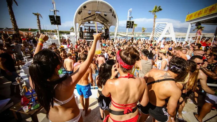 Apel lokalnog stožera: 'Tražimo zabranu održavanja festivala i partyja na Zrću i Katarelcu'